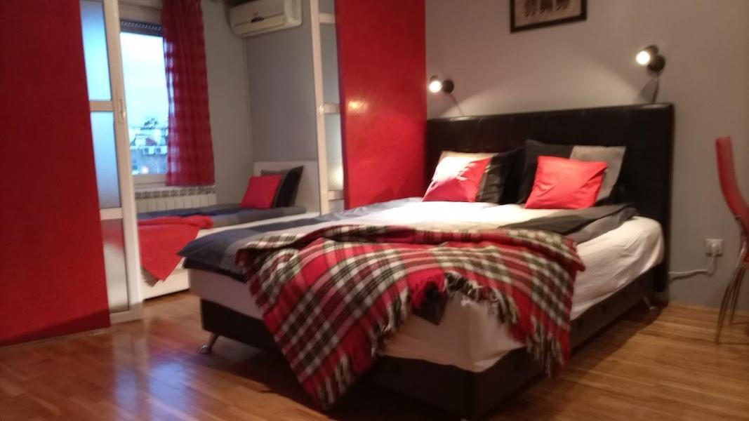 Savinac Apartman U Srcu Beograda, Trg Slavija Esterno foto