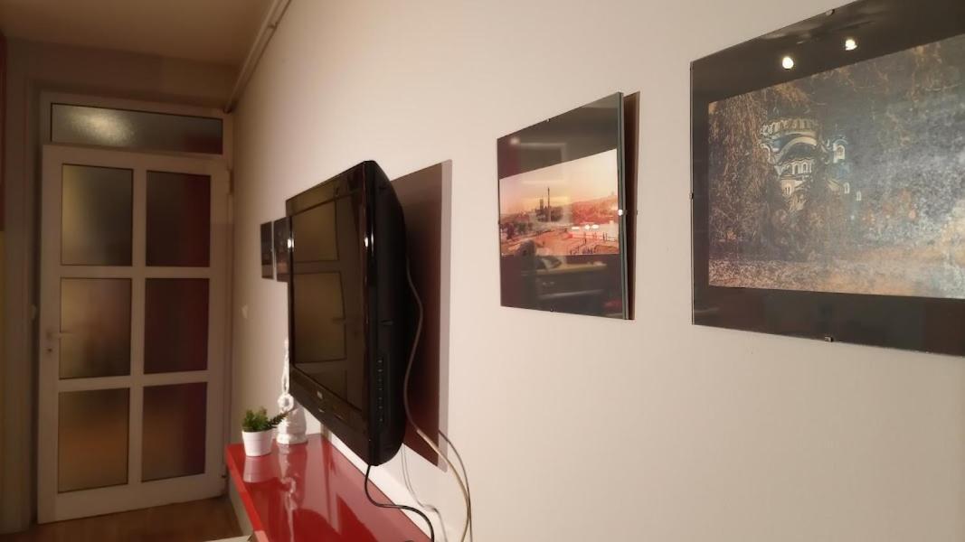 Savinac Apartman U Srcu Beograda, Trg Slavija Esterno foto